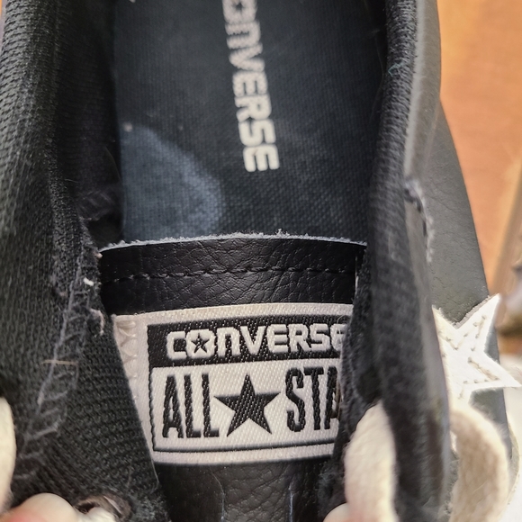 Converse Leather Junior Size 2 Sneakers Athletic - Picture 7 of 8